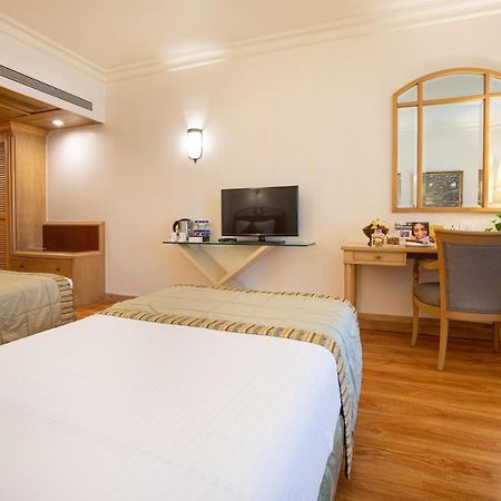 The Orchid Hotel Mumbai Vile Parle מראה חיצוני תמונה A room at the Taj Bengal