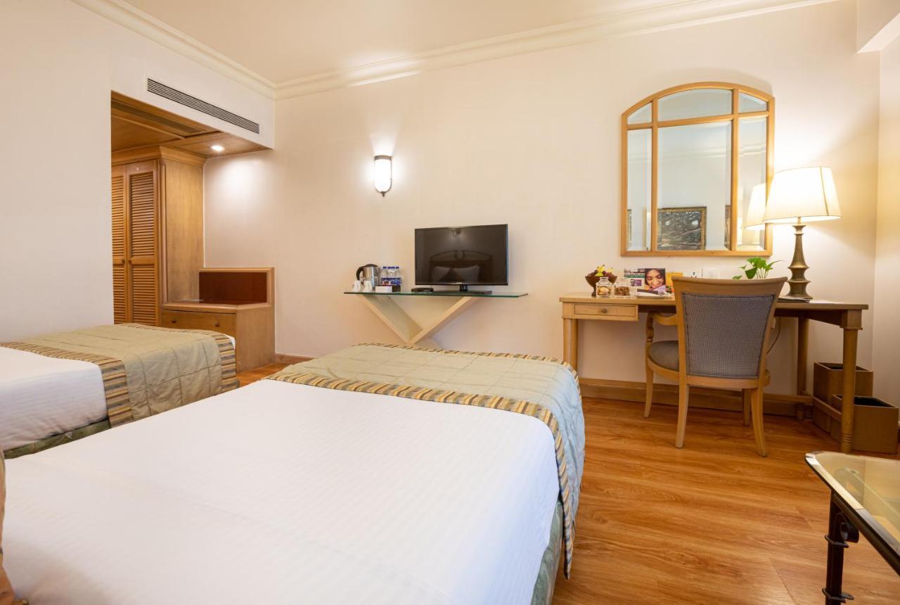 The Orchid Hotel Mumbai Vile Parle מראה חיצוני תמונה A room at the Taj Bengal