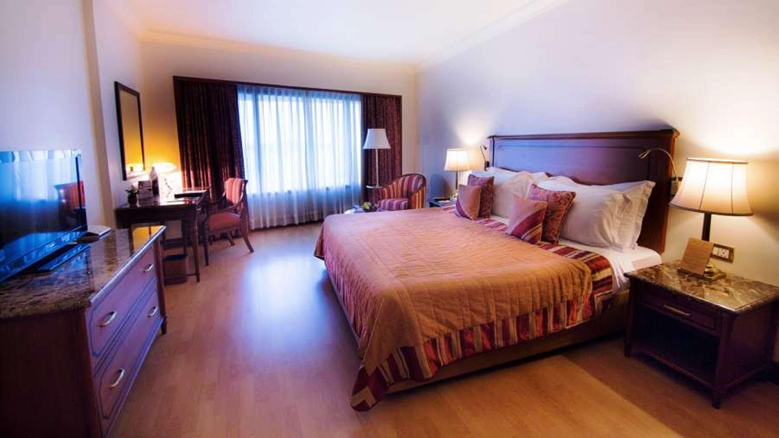 The Orchid Hotel Mumbai Vile Parle מראה חיצוני תמונה A room at the hotel