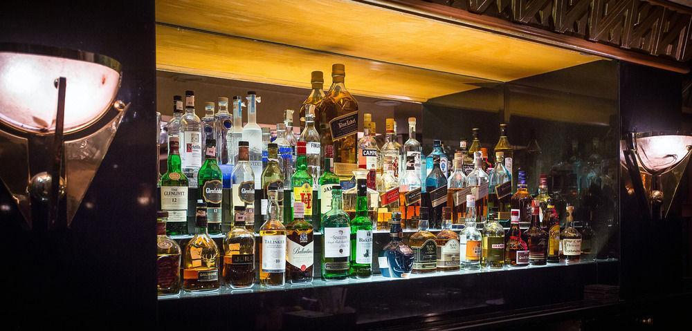 The Orchid Hotel Mumbai Vile Parle מראה חיצוני תמונה A selection of spirits