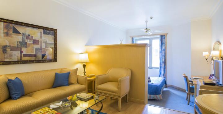 The Orchid Hotel Mumbai Vile Parle מראה חיצוני תמונה A typical room at the hotel