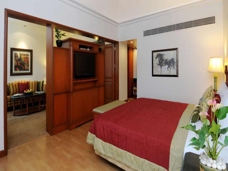 The Orchid Hotel Mumbai Vile Parle מראה חיצוני תמונה A suite at the Taj Bengal