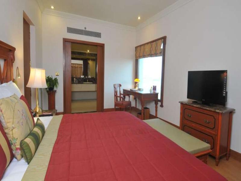The Orchid Hotel Mumbai Vile Parle מראה חיצוני תמונה A room at the hotel