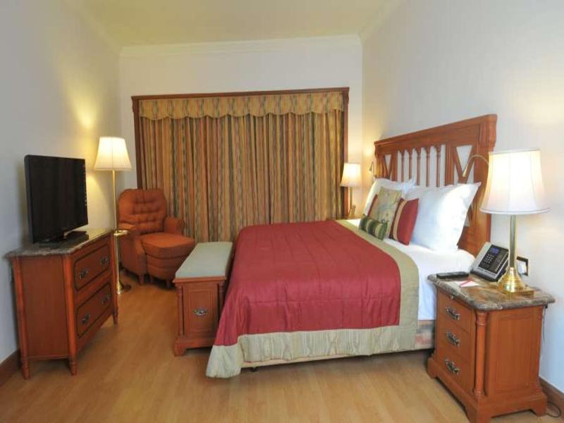 The Orchid Hotel Mumbai Vile Parle מראה חיצוני תמונה A room at the hotel
