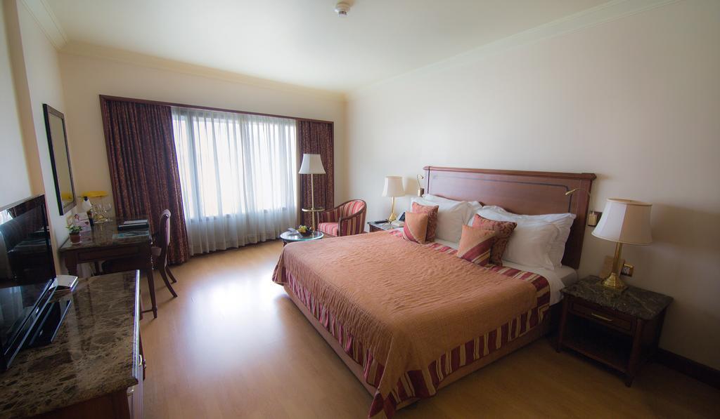 The Orchid Hotel Mumbai Vile Parle מראה חיצוני תמונה A room at the Taj Bengal