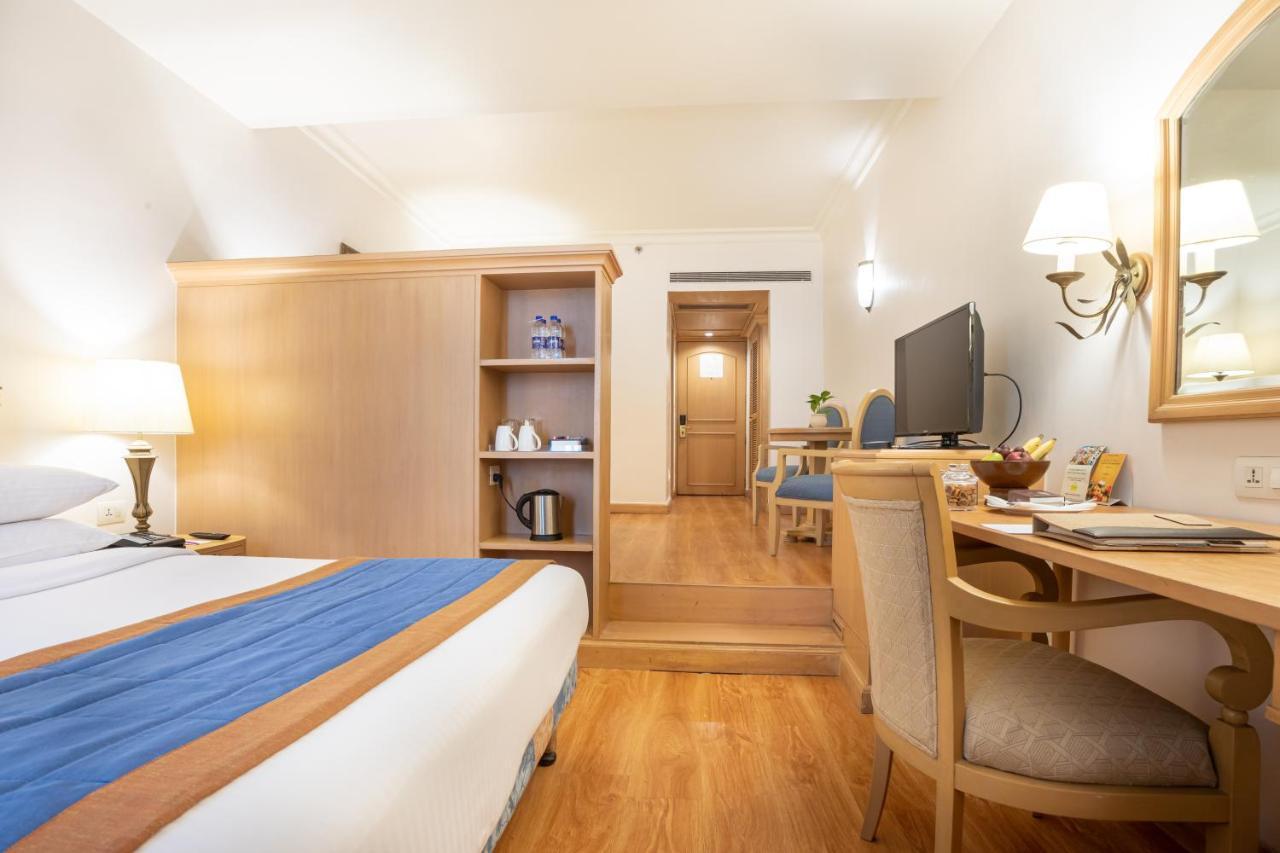 The Orchid Hotel Mumbai Vile Parle מראה חיצוני תמונה A room at the hotel
