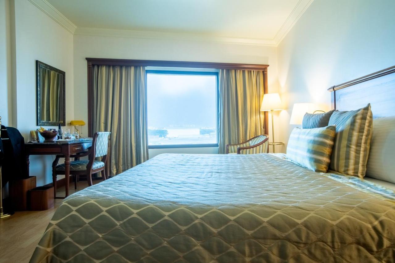The Orchid Hotel Mumbai Vile Parle מראה חיצוני תמונה A room at the Taj Bengal