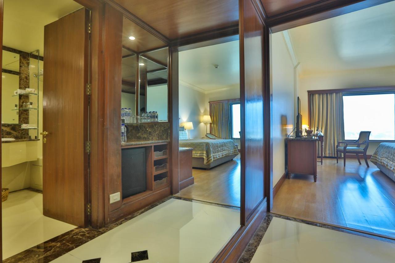 The Orchid Hotel Mumbai Vile Parle מראה חיצוני תמונה A suite at the Taj Bengal