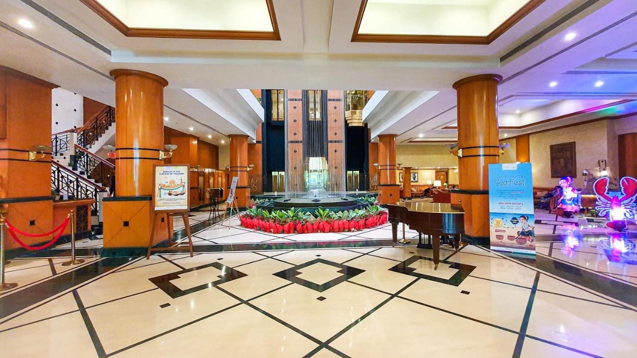 The Orchid Hotel Mumbai Vile Parle מראה חיצוני תמונה The lobby of the hotel